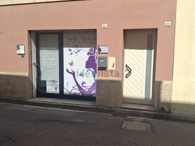 Locale Commerciale in vendita a Terramàini - Is Bingias, Cagliari