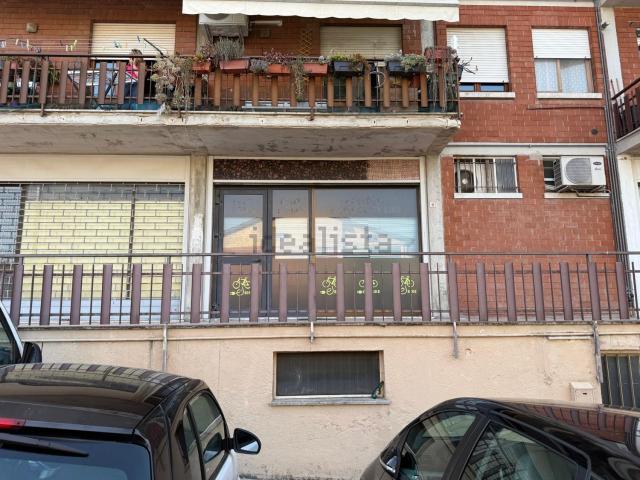Locale Commerciale in vendita a Assisi, Umbria