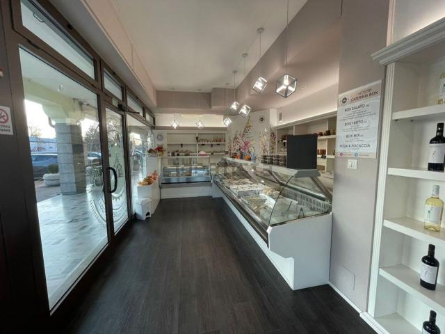 Locale Commerciale in vendita a Sarmeola, Rubano