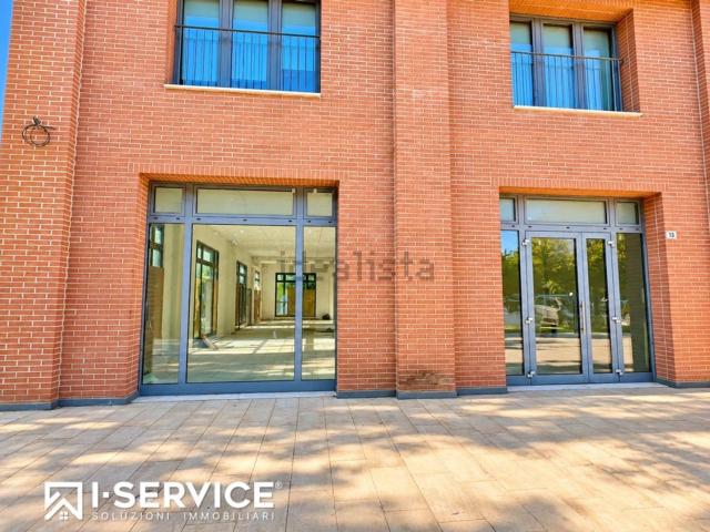 Locale Commerciale in vendita a Savignano sul Rubicone, Forlì-Cesena