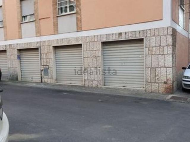 Locale Commerciale in vendita a Marche, Fermo