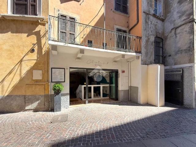 Locale Commerciale in vendita a Comunità Montana Parco Alto Garda bresciano, Salò
