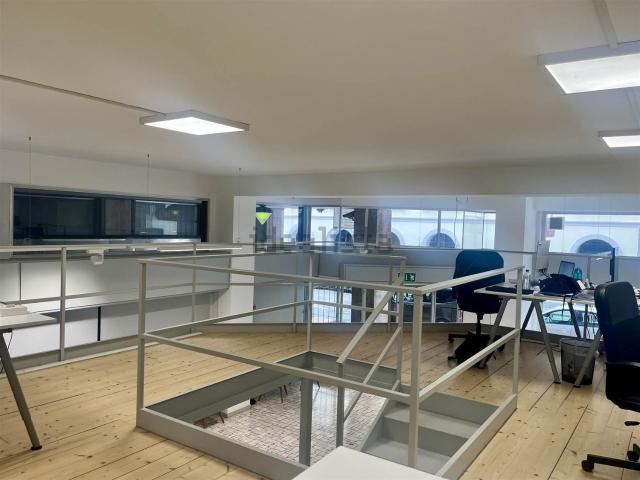 Locale Commerciale in vendita a Biumo Superiore, Varese