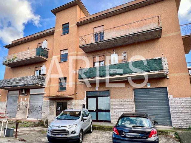 Locale Commerciale in vendita a San Giorgio di Acilia, Roma Capitale