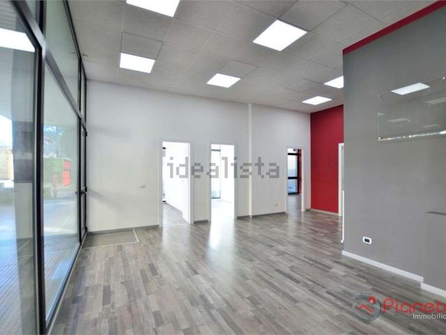 Locale Commerciale in vendita a Bergamo, Lombardia