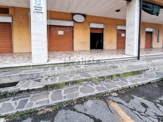 Locale Commerciale in vendita a Pavone Del Mella, Lombardia