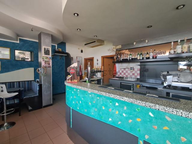 Locale Commerciale in vendita a Treville, Castelfranco Veneto