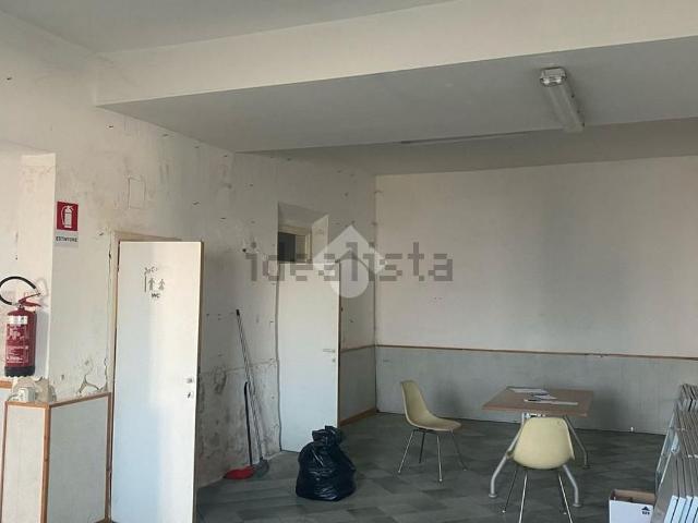 Locale Commerciale in vendita a Figline e Incisa Valdarno, Figline Valdarno
