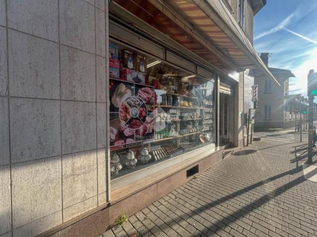 Locale Commerciale in vendita a Villanova, Bernareggio