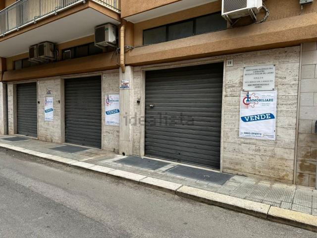 Locale Commerciale in vendita a Andria, Barletta-Andria-Trani