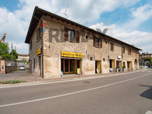 Locale Commerciale in vendita a Erbusco, Lombardia