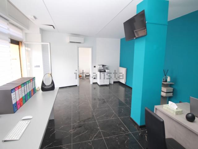Locale Commerciale in vendita a Arconate, Milano