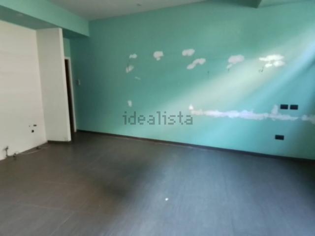 Locale Commerciale in vendita a Arsago Seprio, Lombardia