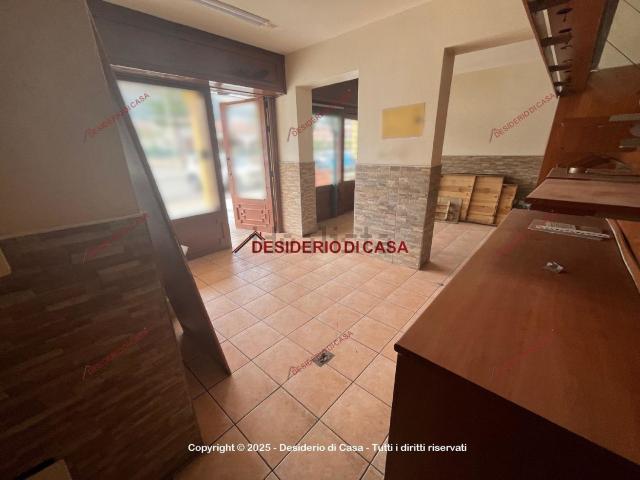 Locale Commerciale in vendita a Carini, Sicilia