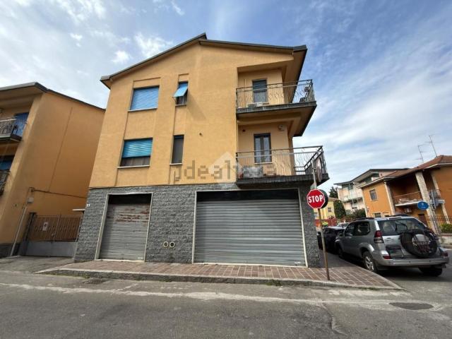 Locale Commerciale in vendita a Unione dei Comuni I Fontanili, Gaggiano
