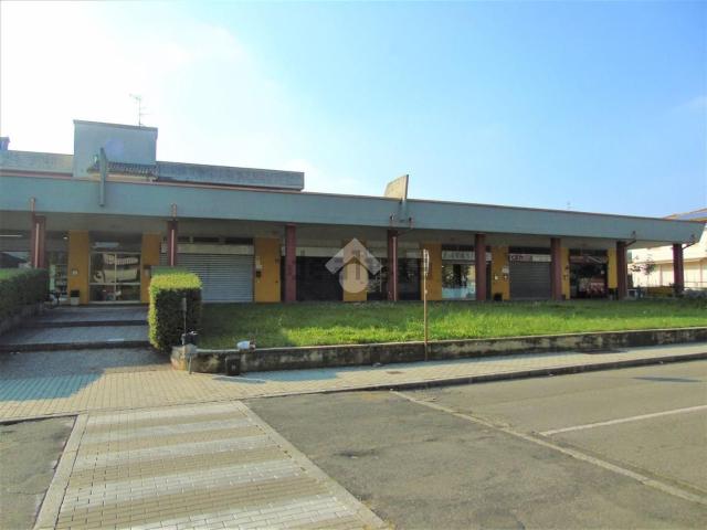 Locale Commerciale in vendita a Onzato di Flero, Flero