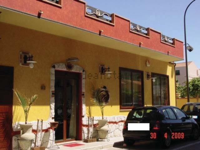 Locale Commerciale in vendita a Brolo, Sicilia
