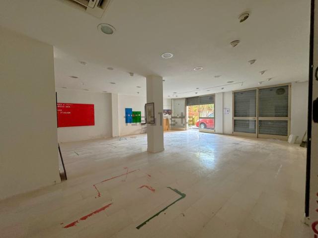 Locale Commerciale in vendita a Campobasso, Molise