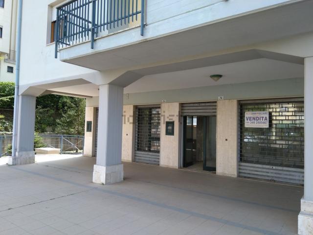 Locale Commerciale in vendita a Macchia Giocoli, Potenza
