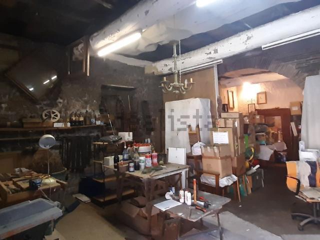 Locale Commerciale in vendita a Viterbo, Lazio