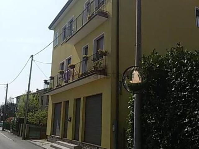 Locale Commerciale in vendita a San Zeno, Treviso