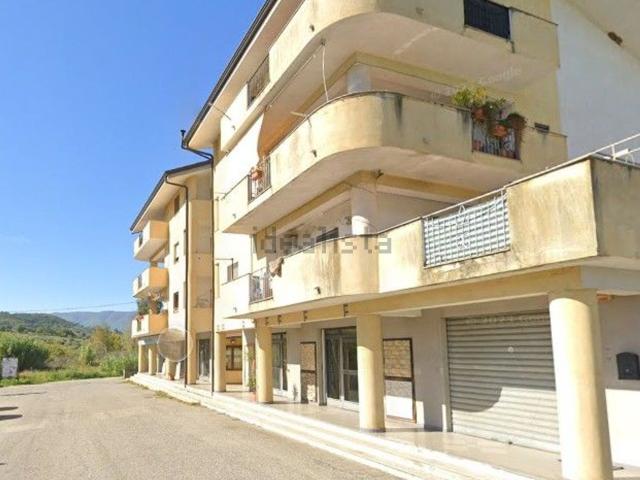 Locale Commerciale in vendita a Calabria, Cosenza