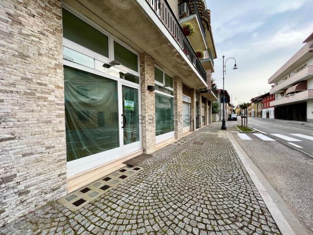 Locale Commerciale in vendita a Lestizza, Friuli-Venezia Giulia