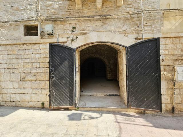 Locale Commerciale in vendita a Puglia, Bari