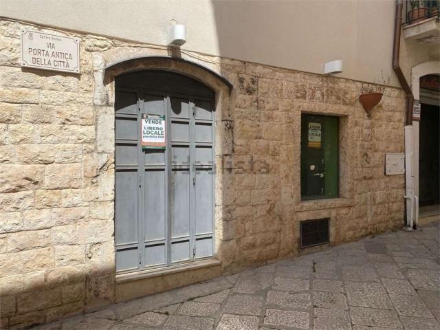 Locale Commerciale in vendita a Puglia, Bari