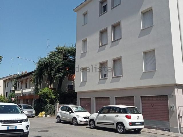 Locale Commerciale in vendita a Punta, Modena