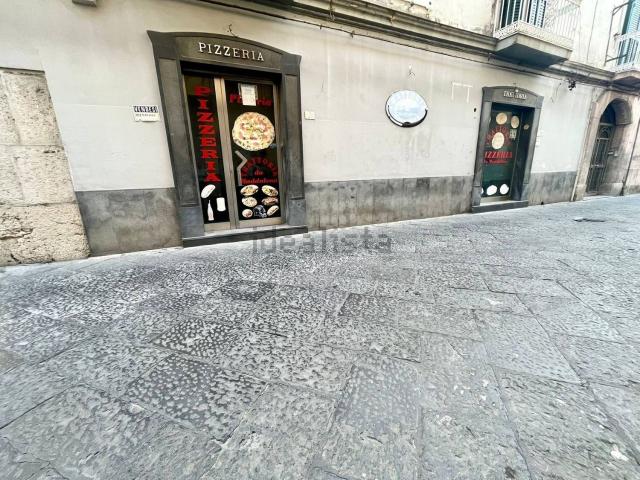 Locale Commerciale in vendita a Nola, Campania