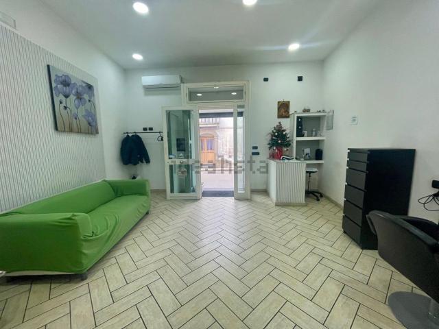 Locale Commerciale in vendita a Botteghelle, Campania