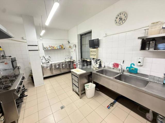 Locale Commerciale in vendita a Piemonte, Cuneo