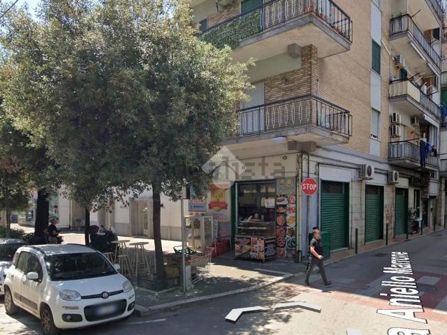 Locale Commerciale in vendita a Rione 219, Melito Di Napoli