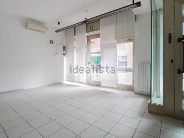 Locale Commerciale in vendita a Comunità Montana della Valle Brembana, Sedrina