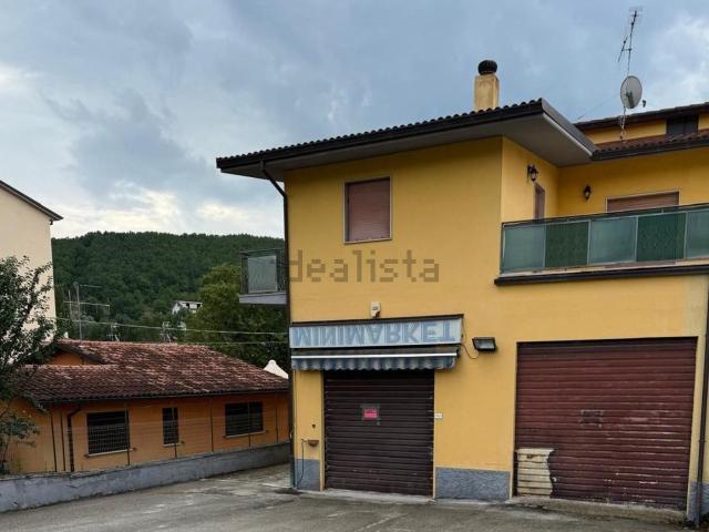 Locale Commerciale in vendita a Scoppito, Abruzzo