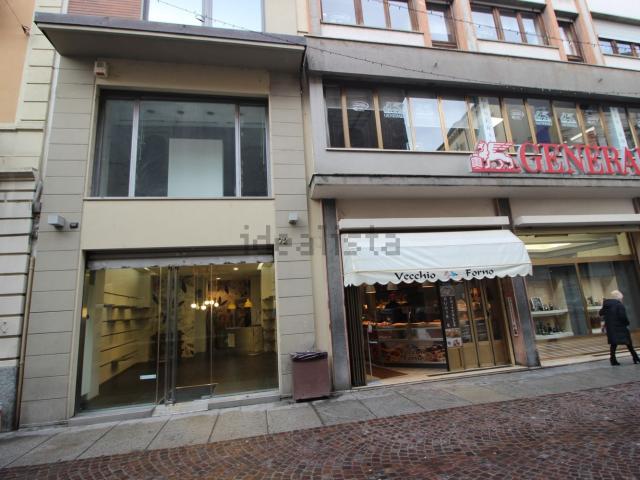 Locale Commerciale in vendita a Valentino, Casale Monferrato