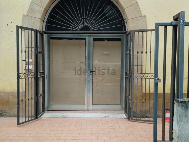 Locale Commerciale in vendita a Partinico, Sicilia