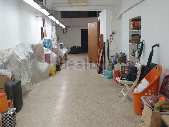 Locale Commerciale in vendita a Centro, Barletta