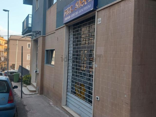 Locale Commerciale in vendita a Quartiere Provvidenza, Caltanissetta