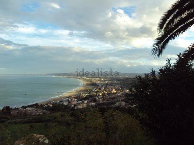 Locale Commerciale in vendita a San Paolo, Vasto