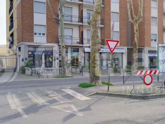 Locale Commerciale in vendita a San Damiano, Brugherio