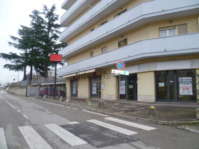 Locale Commerciale in vendita a Santo Spirito, Lanciano