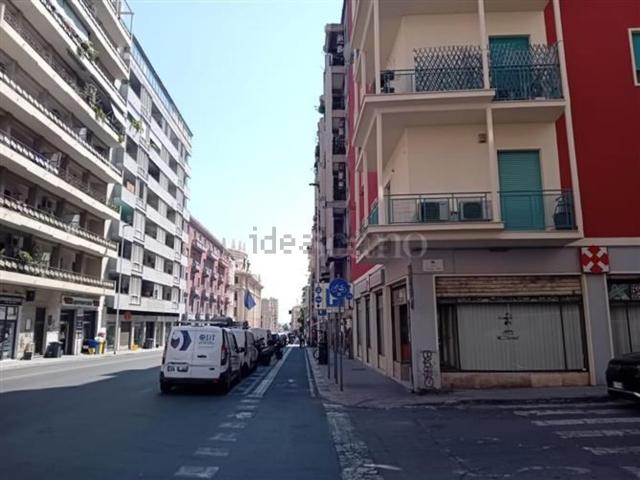 Locale Commerciale in vendita a San Benedetto, Cagliari