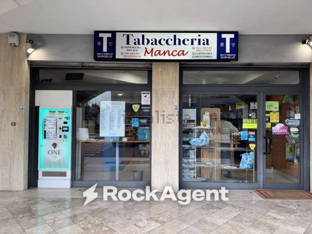 Locale Commerciale in vendita a Puglia, Lecce