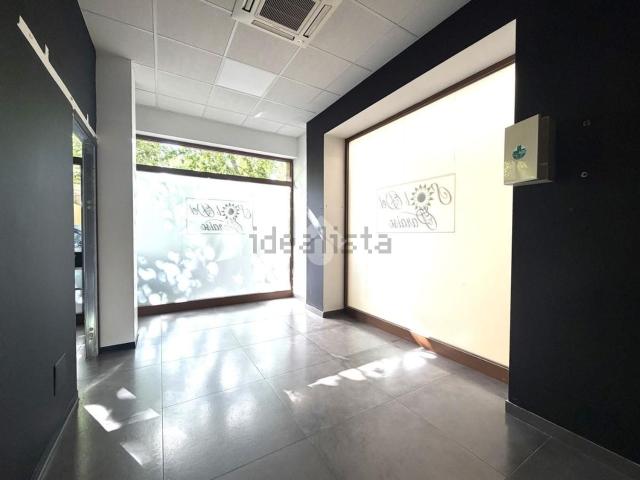 Locale Commerciale in vendita a Piemonte, Alessandria