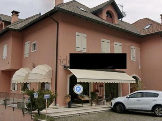 Locale Commerciale in vendita a Tambre D'alpago, Veneto