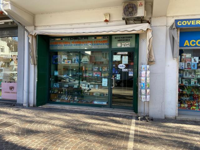 Locale Commerciale in vendita a Giulianova, Abruzzo