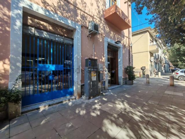 Locale Commerciale in vendita a Benevento, Campania