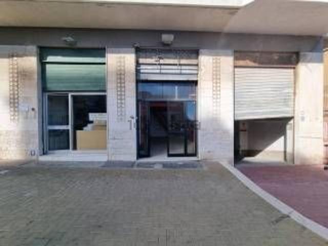 Locale Commerciale in vendita a Benevento, Campania